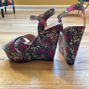 Xhilaration Floral Platform Wedge Sandals - Black with Pink, White, & Yellow